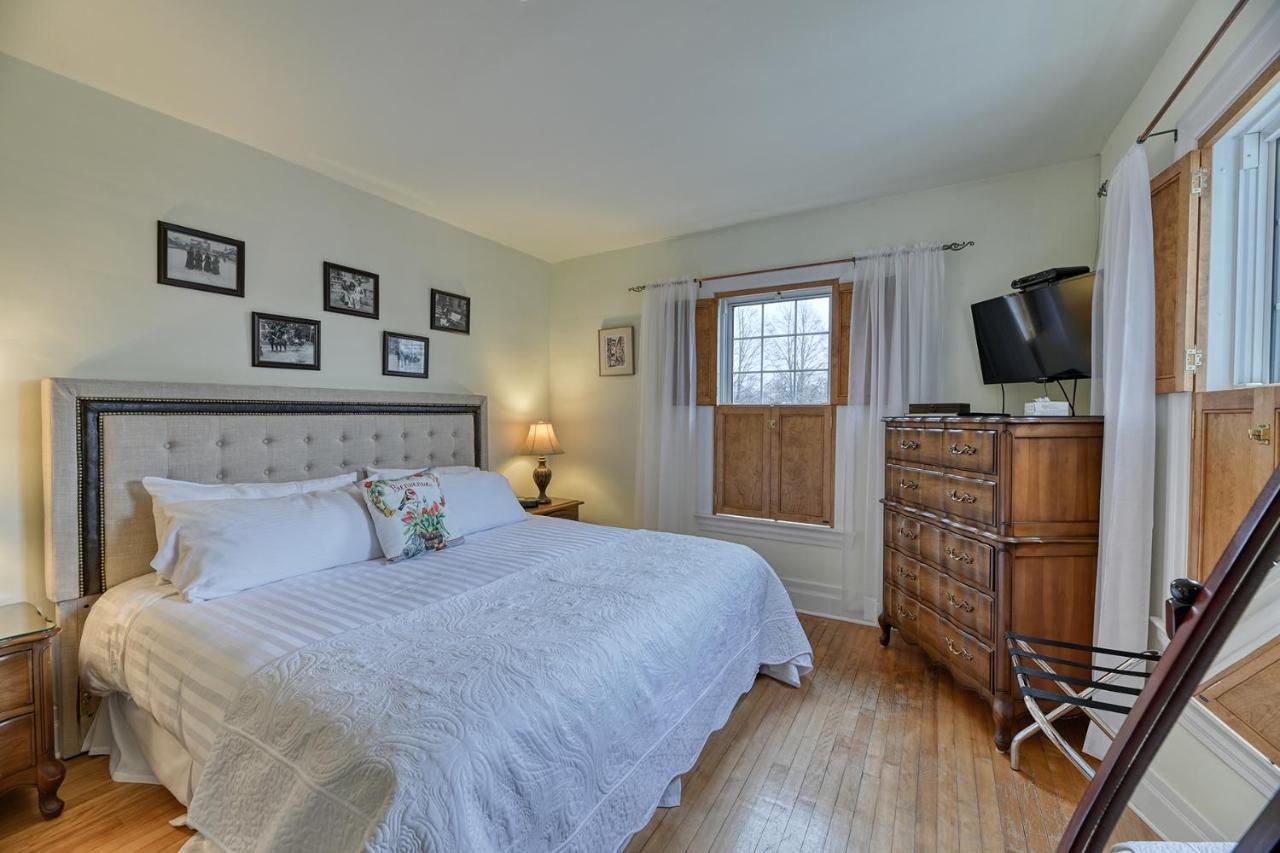 La Maison Collins B&B Granby Exterior photo